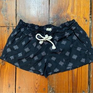 Roxy Women’s Linen Viscose Shorts Size L Black Drawstring Waist Beach Surf Sand